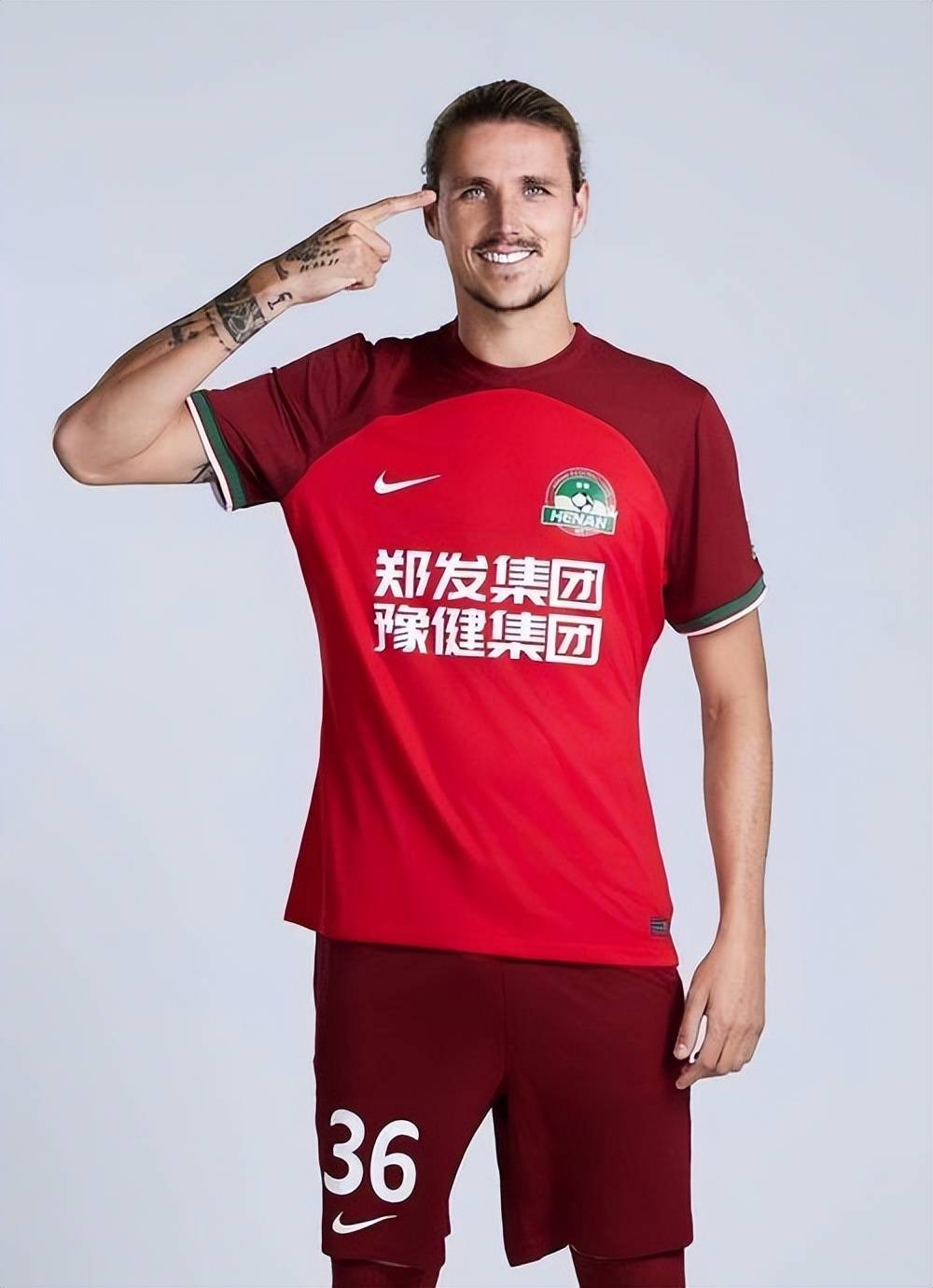 曼联冲刺阶段门线救险；志在中超名次提升；话题不断；球队文化再被提及(无冠冲击波是什么梗)