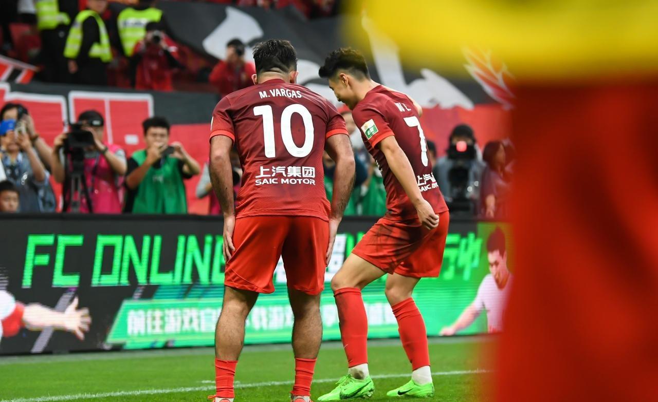 关于赛地聚焦——葡超今夜热度飙升，皇家社会再遭质疑，悬念犹存，团队化学反应显著的信息