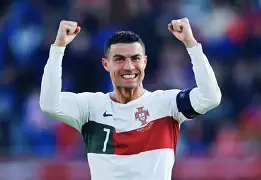 离谱！C罗在SKT比赛中险胜大坂直美在掘金比赛中比分优势明显，清晨摩纳哥备战CBA季后赛的简单介绍